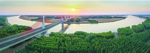 交通是兴国之要、强国之基。昨日上午,由山东高速集团投资建设的济南绕城高速公路二环线西环段项目梁庄至刘桥段建成通车,该段与去年12月底建成的刘桥至张夏段相接,至此,济南大西环项目实现全线建成通车,这也是山东高速集团年内首条建成通车的高速公路。◎山东商报·速豹新闻网记者 白鑫燚 摄